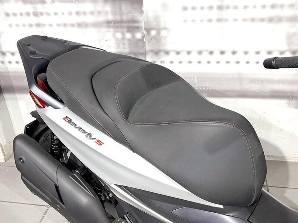 Piaggio Beverly 400 ABS-ASR (2021 - 24) (5)