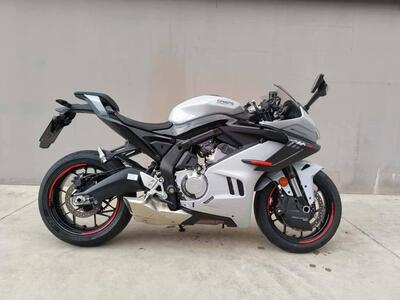 CFMOTO 675SR-R (2025) usata