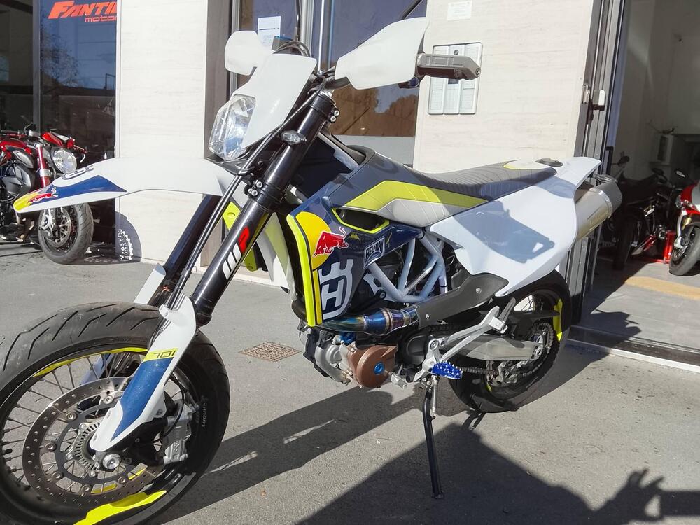 Husqvarna 701 Supermoto (2017 - 19) (2)