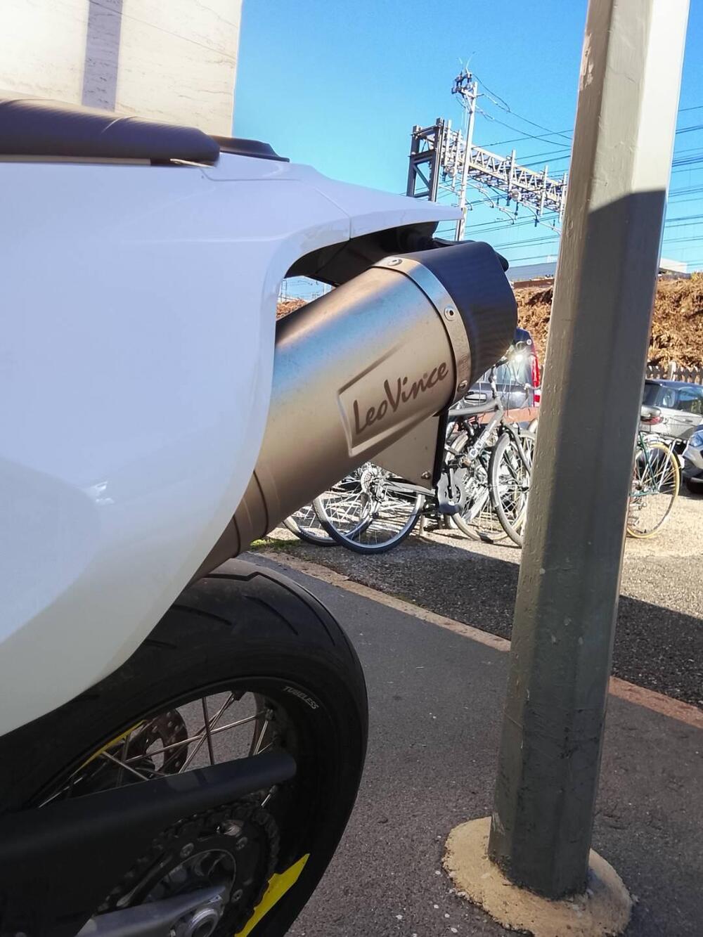 Husqvarna 701 Supermoto (2017 - 19) (5)