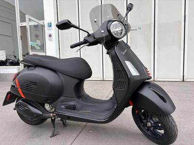 Vespa GTS 300 Super Sport (2023 - 24) usata