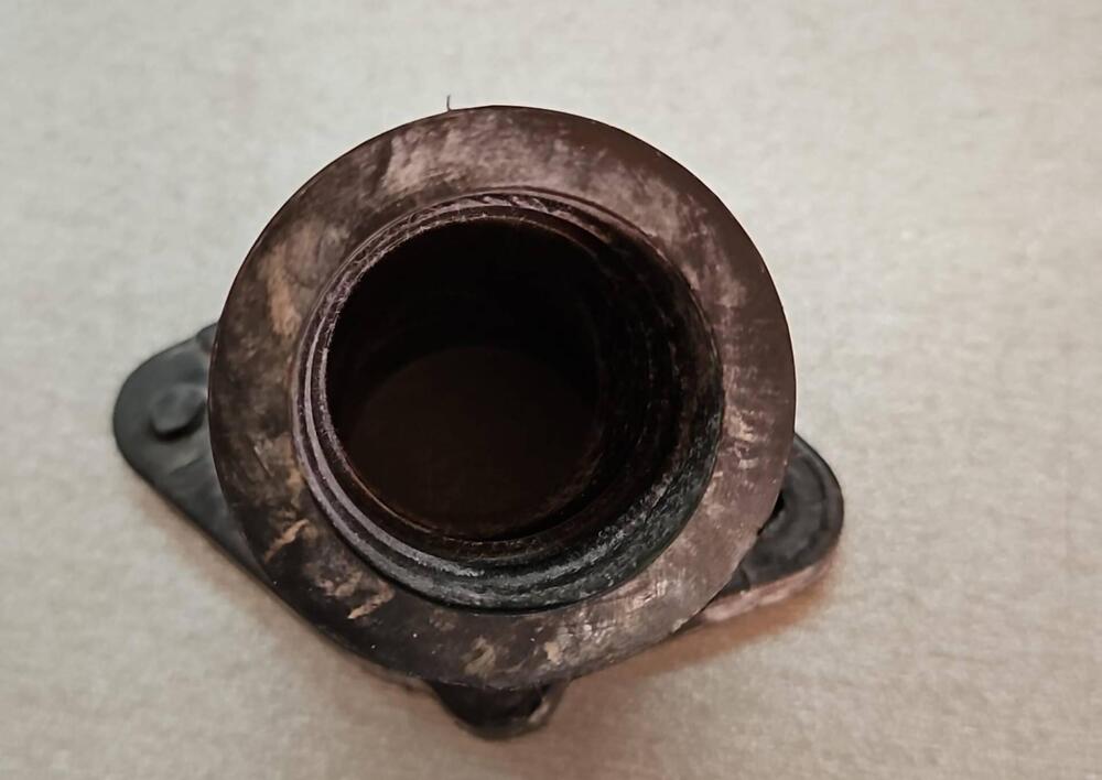 16210KB1920 Flangia carburatore XL 125 S Honda (3)