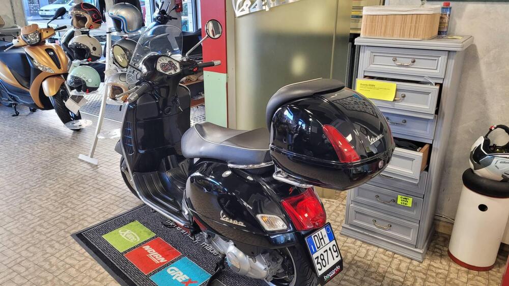 Vespa GTS 300 Super (2008 - 16) (4)