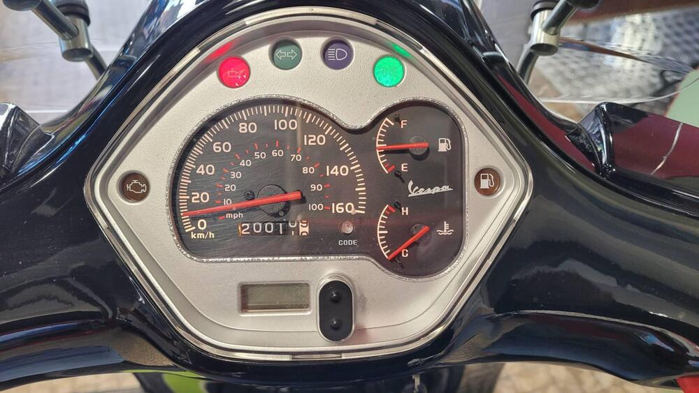 Vespa GTS 300 Super (2008 - 16) (5)