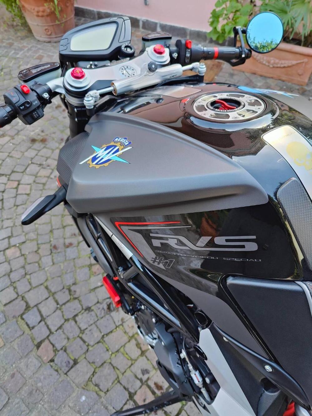 MV Agusta RVS #1 800 (2018 - 20) (5)