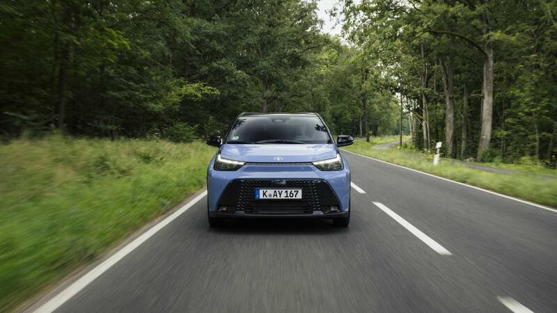Sistema ibrido Toyota Aygo X: come funziona l&#039;eCVT e perch&eacute; consuma solo 3,7 litri/100 km