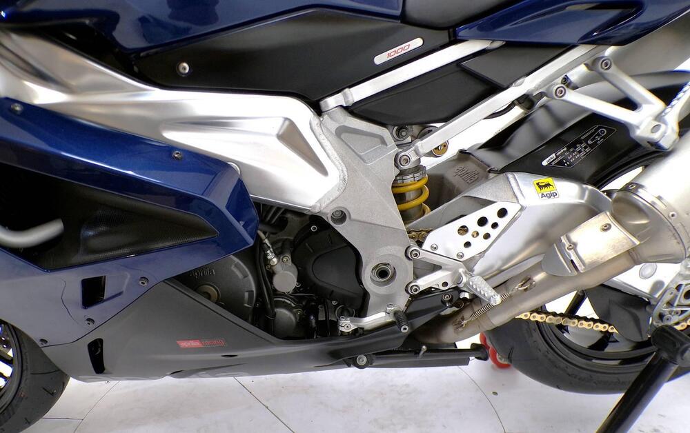 Aprilia RSV 1000 R (2006 - 09) (7)