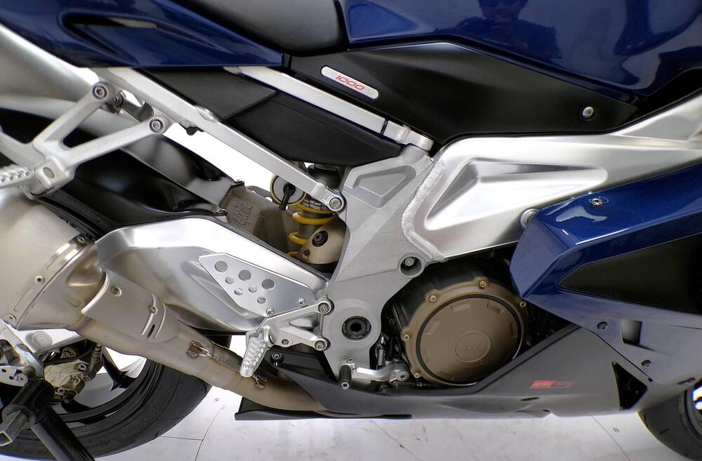 Aprilia RSV 1000 R (2006 - 09) (8)