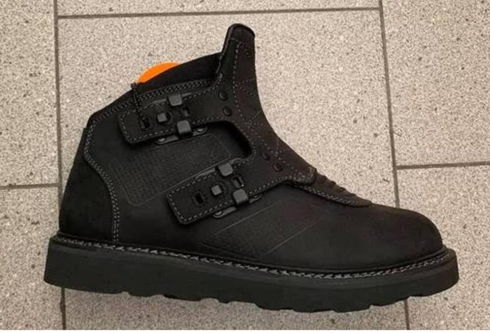 Scarpa da moto Icon 44