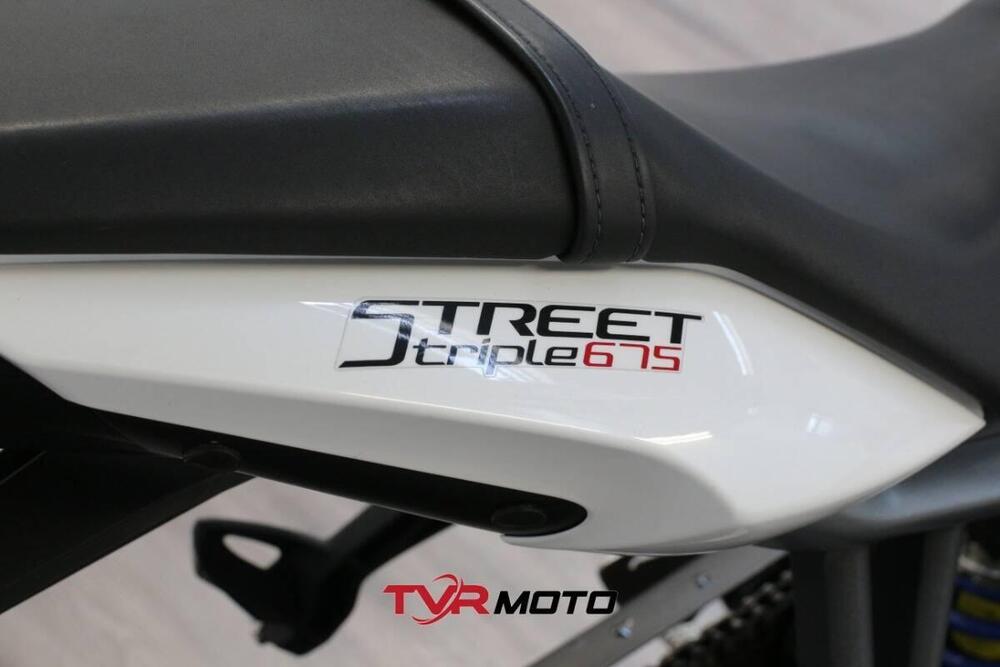 Triumph Street Triple ABS (2013 - 17) (15)