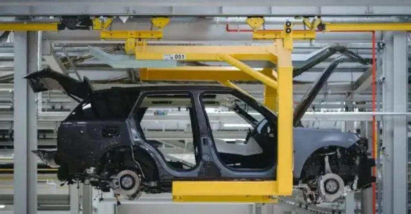 Cyberattacco record contro Jaguar Land Rover: 2,5 miliardi di danni, la pi&ugrave; grande catastrofe digitale della storia britannica