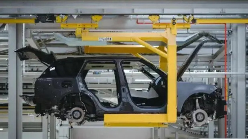 Cyberattacco record contro Jaguar Land Rover: 2,5 miliardi di danni, la pi&ugrave; grande catastrofe digitale della storia britannica