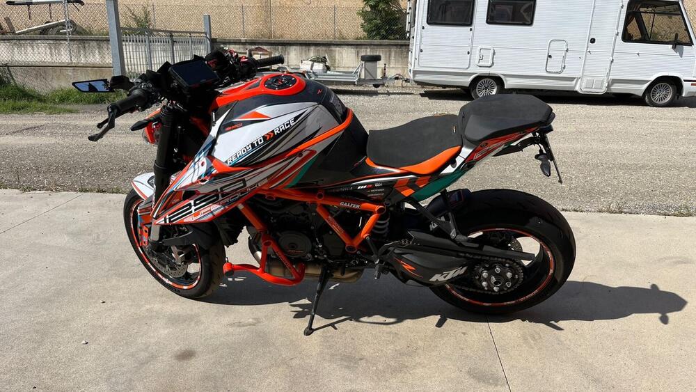 KTM 1290 Super Duke R (2020) (2)