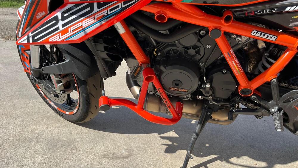 KTM 1290 Super Duke R (2020) (3)