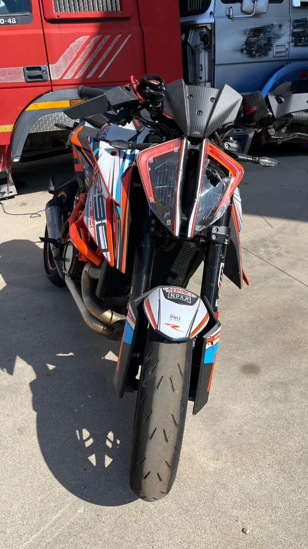 KTM 1290 Super Duke R (2020) (5)