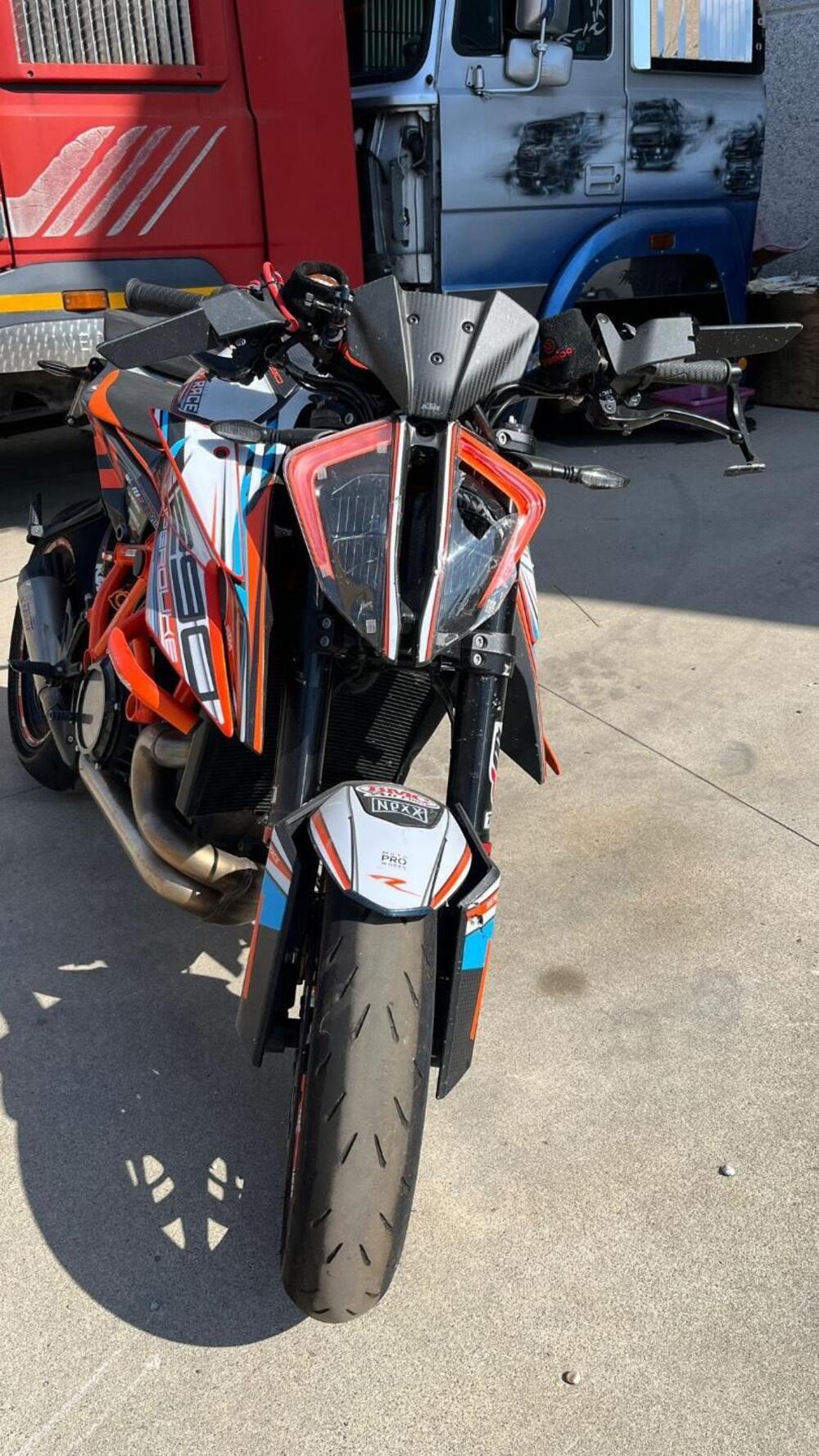KTM 1290 Super Duke R (2020) (6)