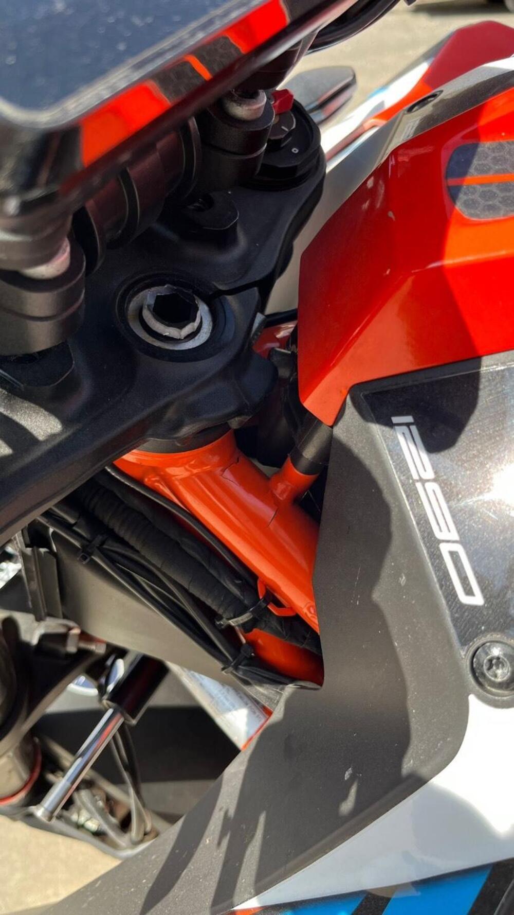 KTM 1290 Super Duke R (2020) (8)