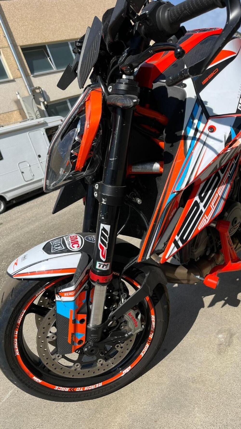 KTM 1290 Super Duke R (2020) (9)