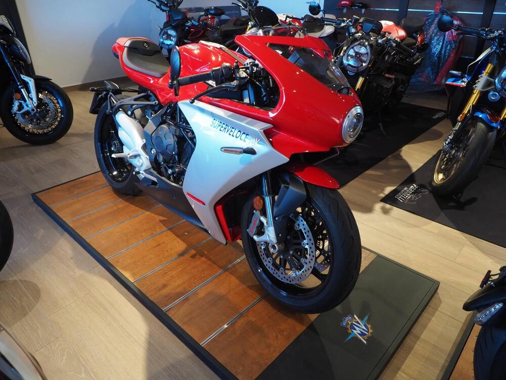 MV Agusta Superveloce 800 (2021 - 25) (5)