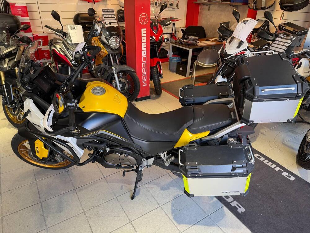 QJ Motor SVT 650 X (2024) (7)