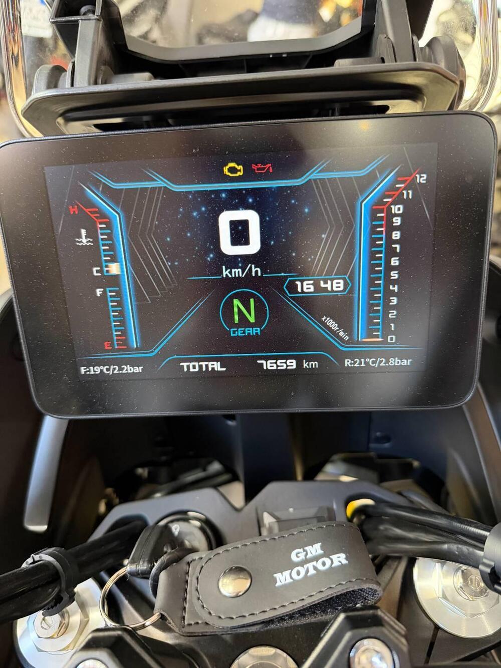 QJ Motor SVT 650 X (2024) (9)