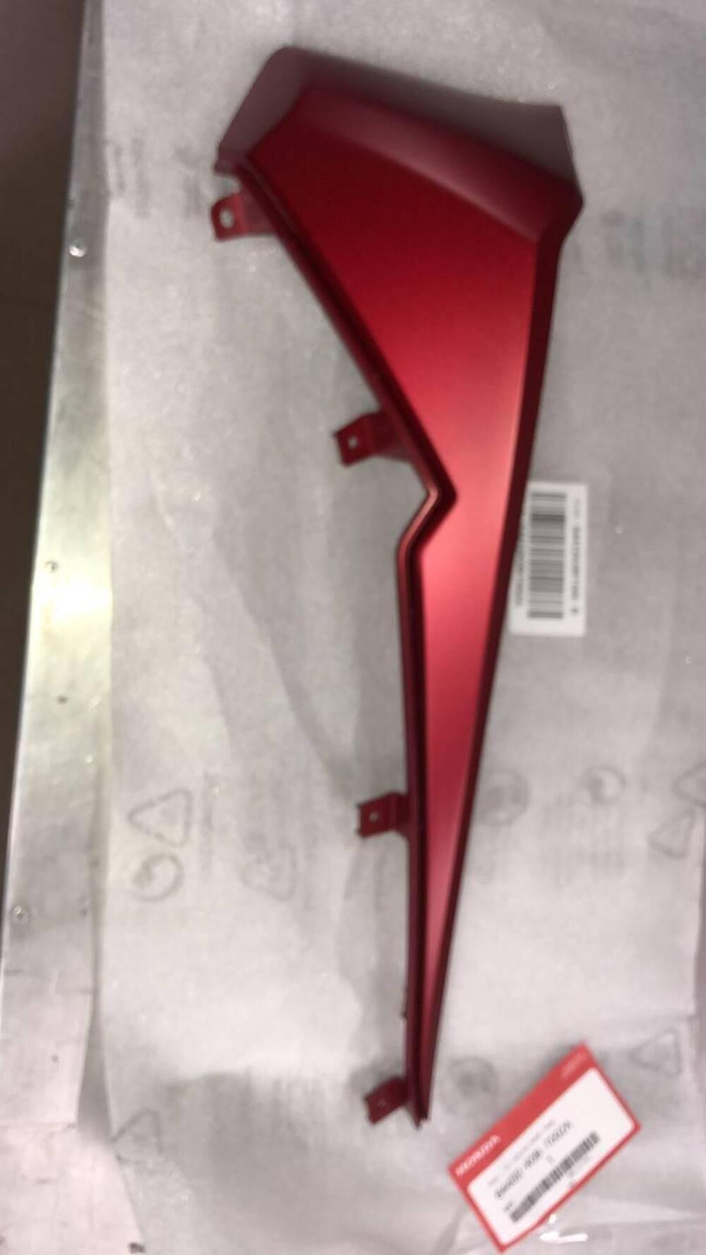 Coperchio ant sx Honda Forza 125/350 64432K0ET00ZA (2)