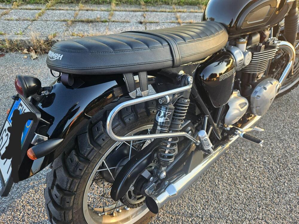 Triumph Bonneville T120 (2021 - 25) (3)
