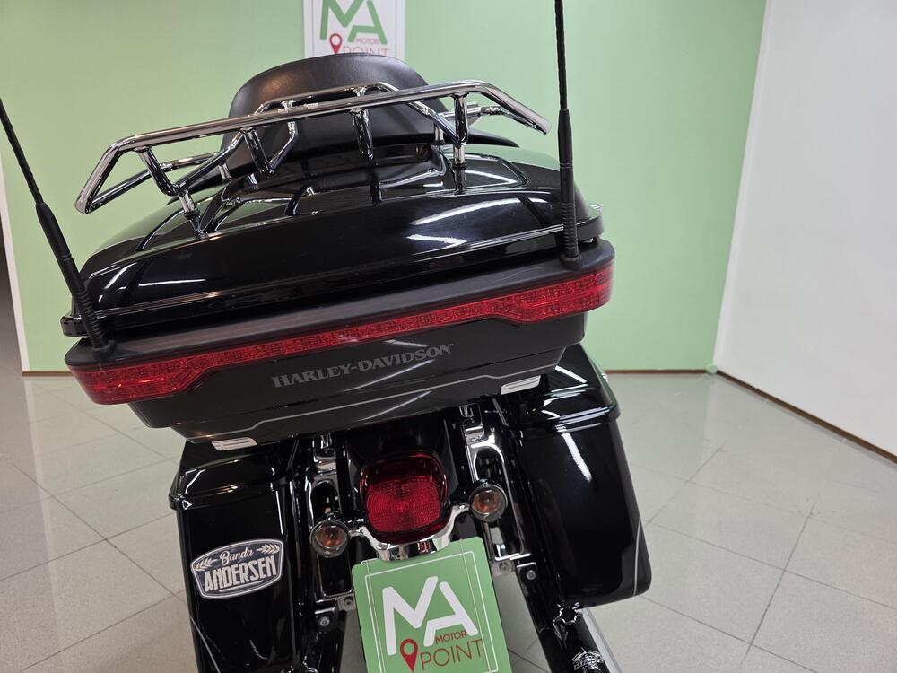 Harley-Davidson 1690 Electra Glide Ultra Limited (2016) - FLHTK (3)