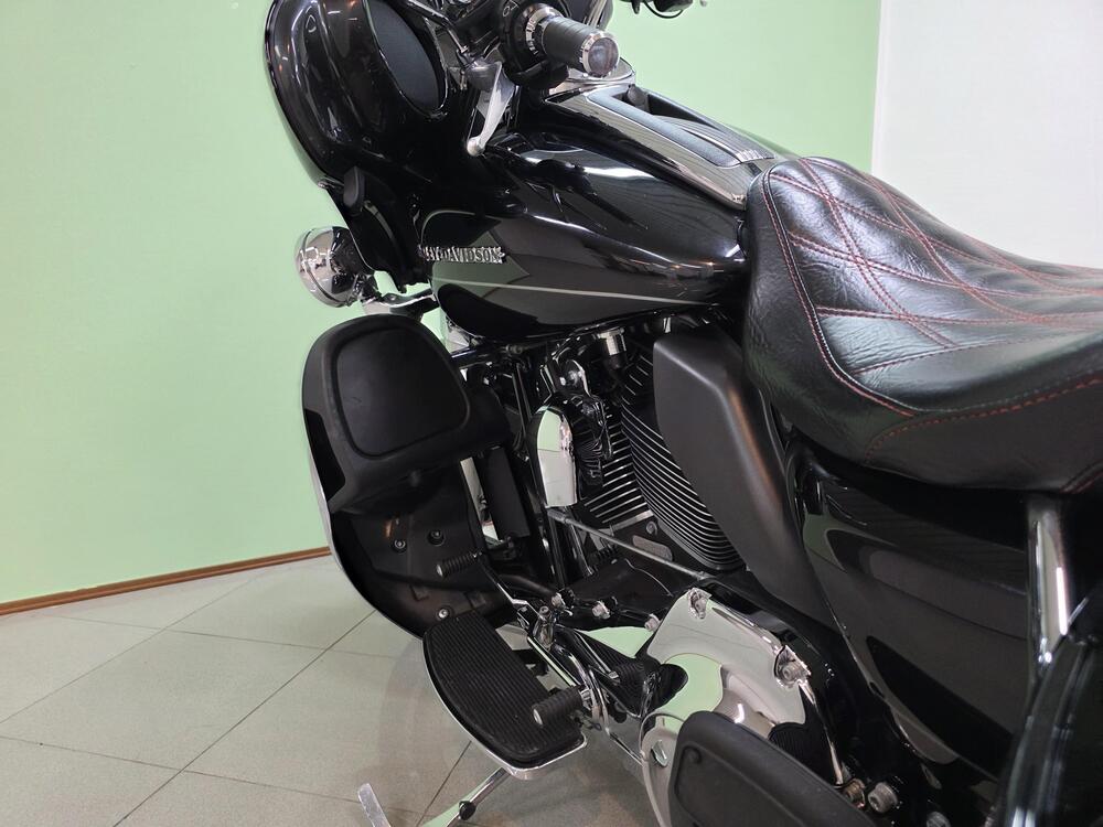 Harley-Davidson 1690 Electra Glide Ultra Limited (2016) - FLHTK (8)