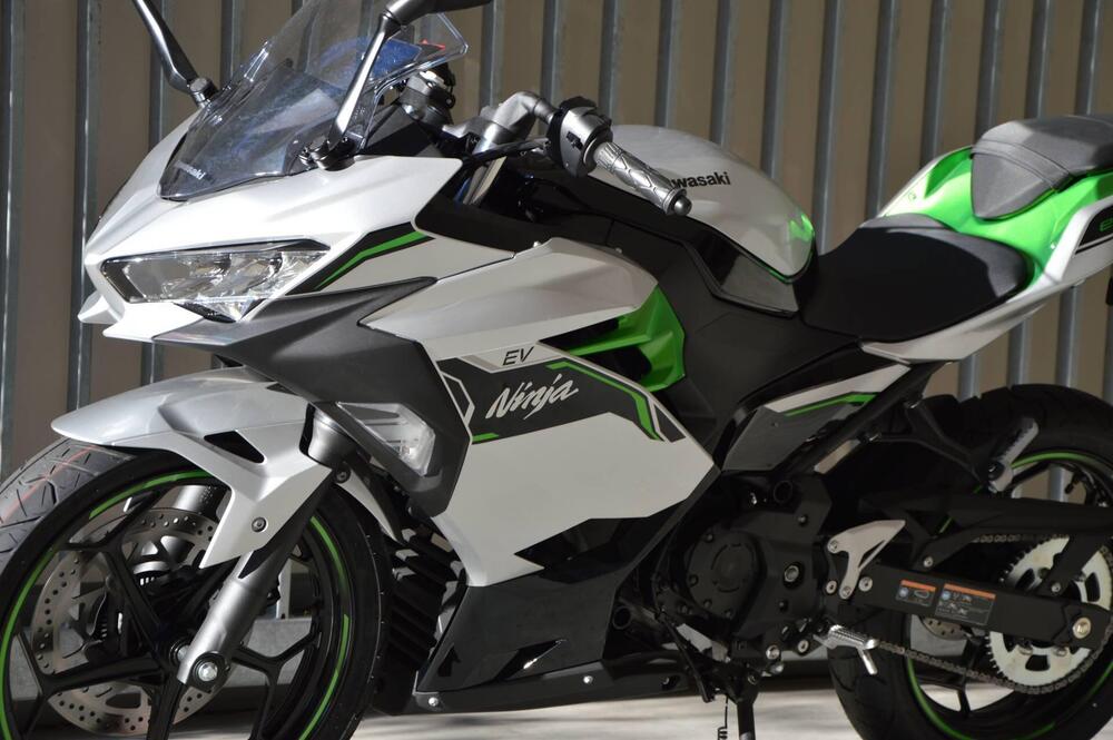 Kawasaki Ninja e-1 (2024 - 25) (6)