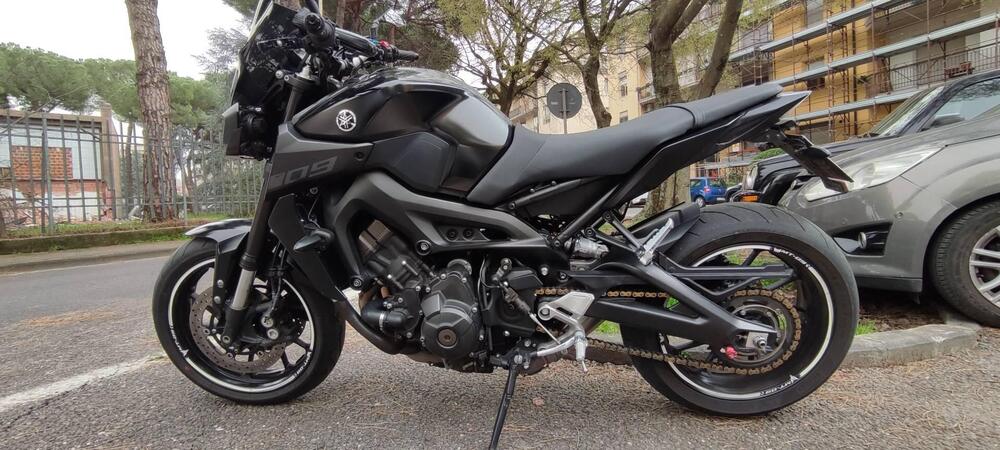 Yamaha MT-09 (2017 - 20) (2)