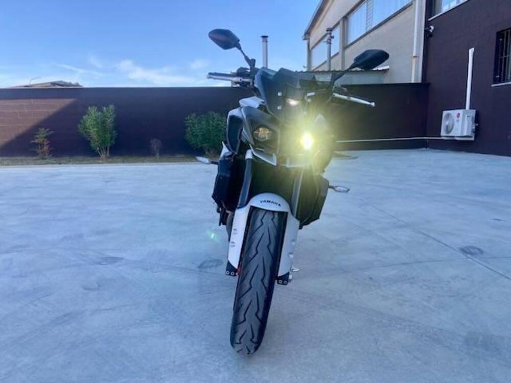 Yamaha MT-10 (2017 - 20) (3)