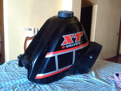 Serbatoio Yamaha XT 600 anno 1985