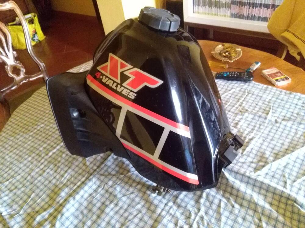 Serbatoio Yamaha XT 600 anno 1985 (2)