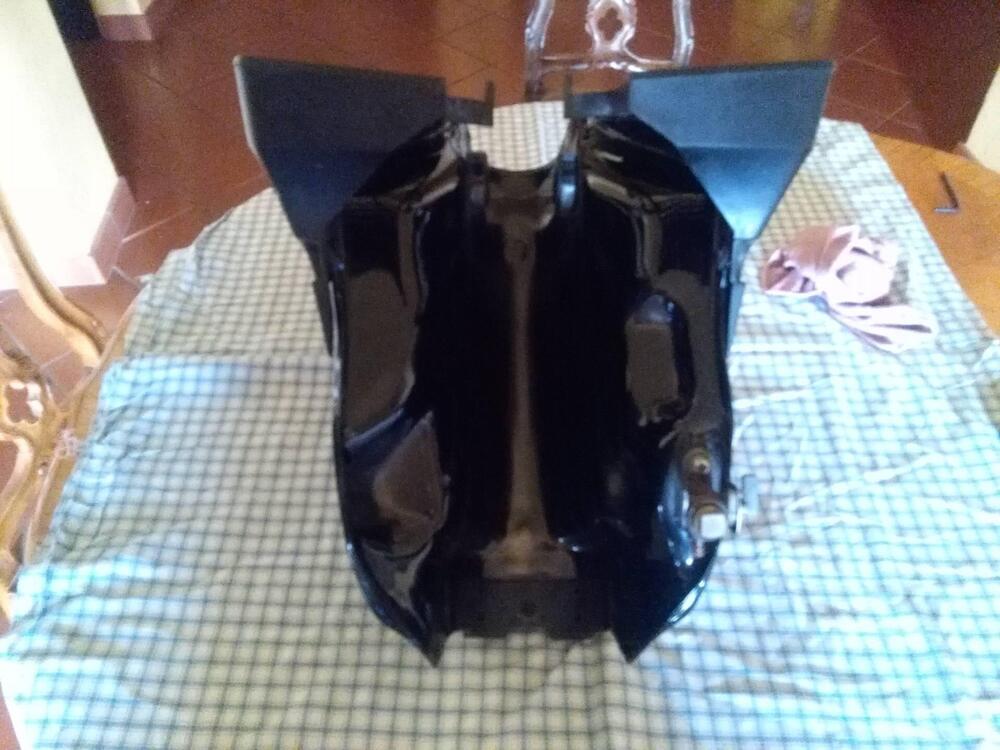 Serbatoio Yamaha XT 600 anno 1985 (5)