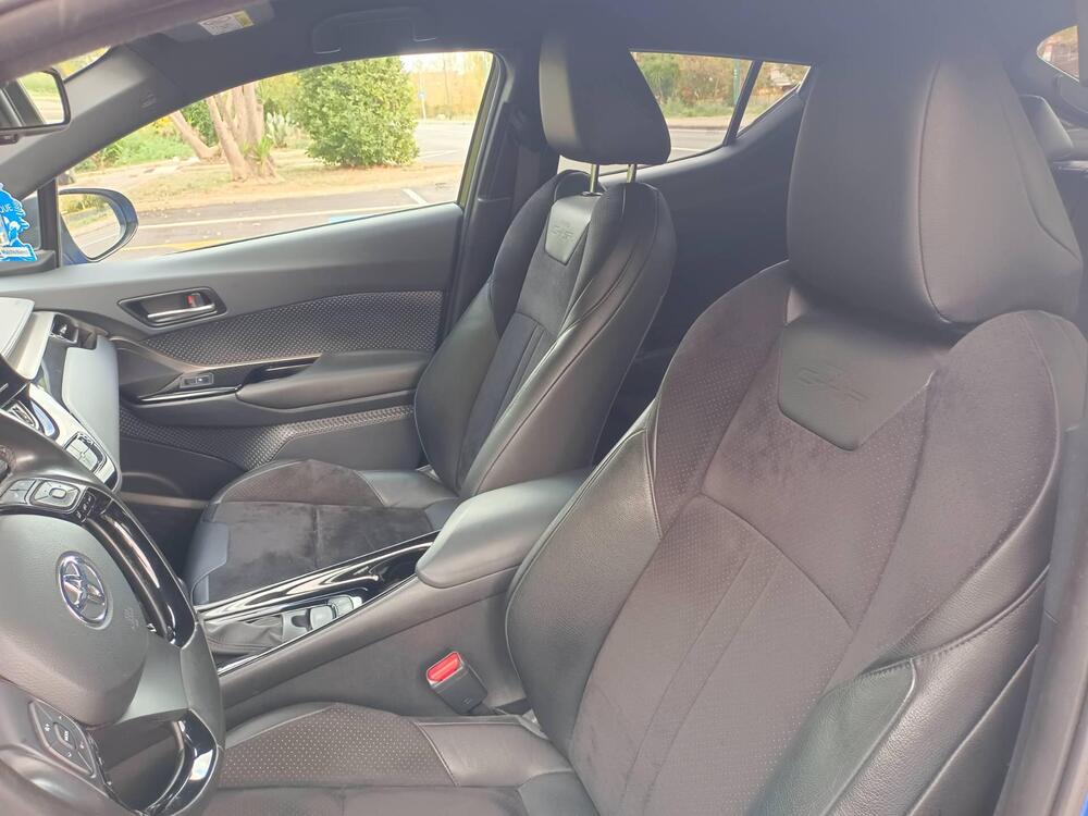 Toyota Toyota C-HR usata a Roma (13)