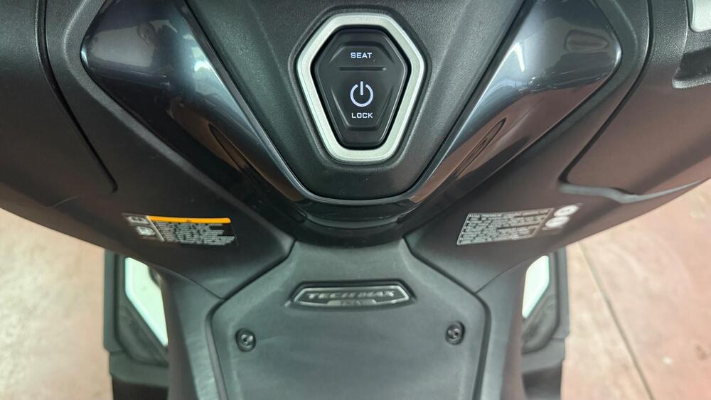 Yamaha T-Max 560 (2022 - 24) (11)