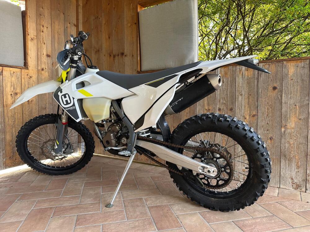 Husqvarna FE 250 (2022) (4)