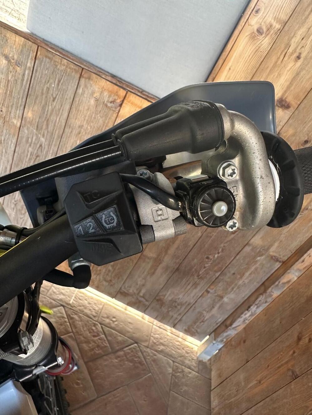 Husqvarna FE 250 (2022) (14)