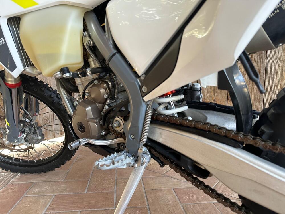 Husqvarna FE 250 (2022) (19)