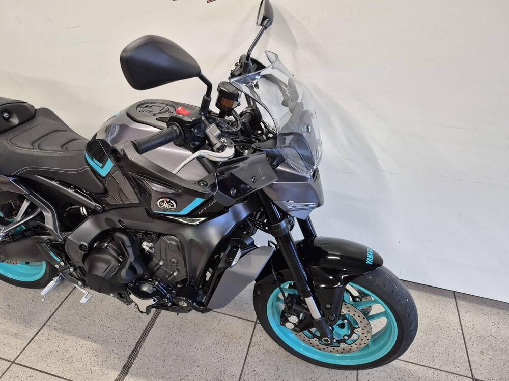 Yamaha MT-09 Y-AMT (2024 - 26) (2)
