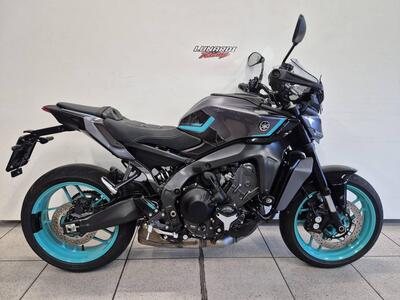Yamaha MT-09 Y-AMT (2024 - 25) usata
