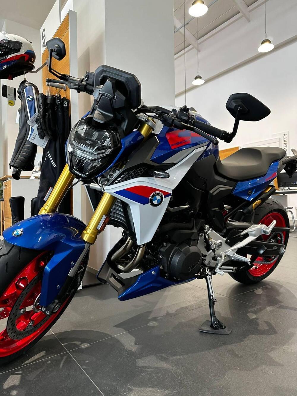 Bmw F 900 R (2025 - 26) (2)