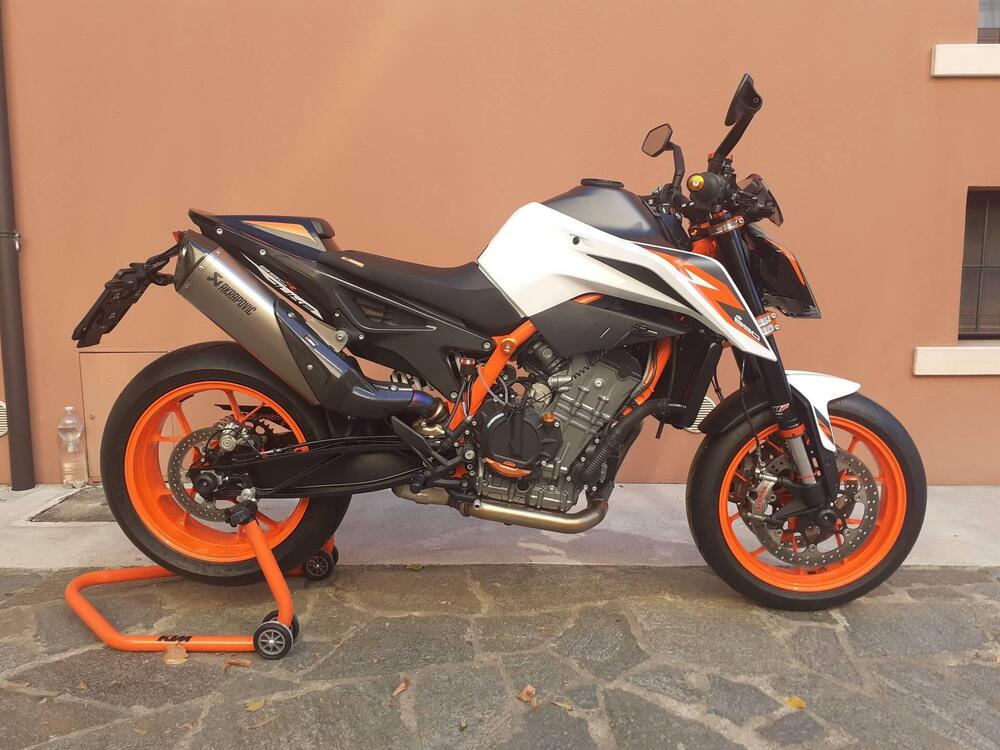 KTM 890 Duke R (2020)