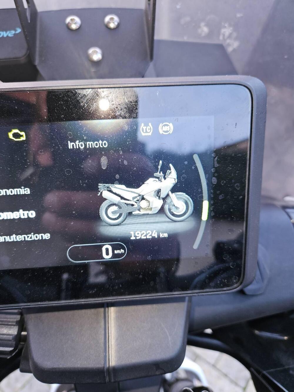 Husqvarna Norden 901 (2022 - 26) (2)