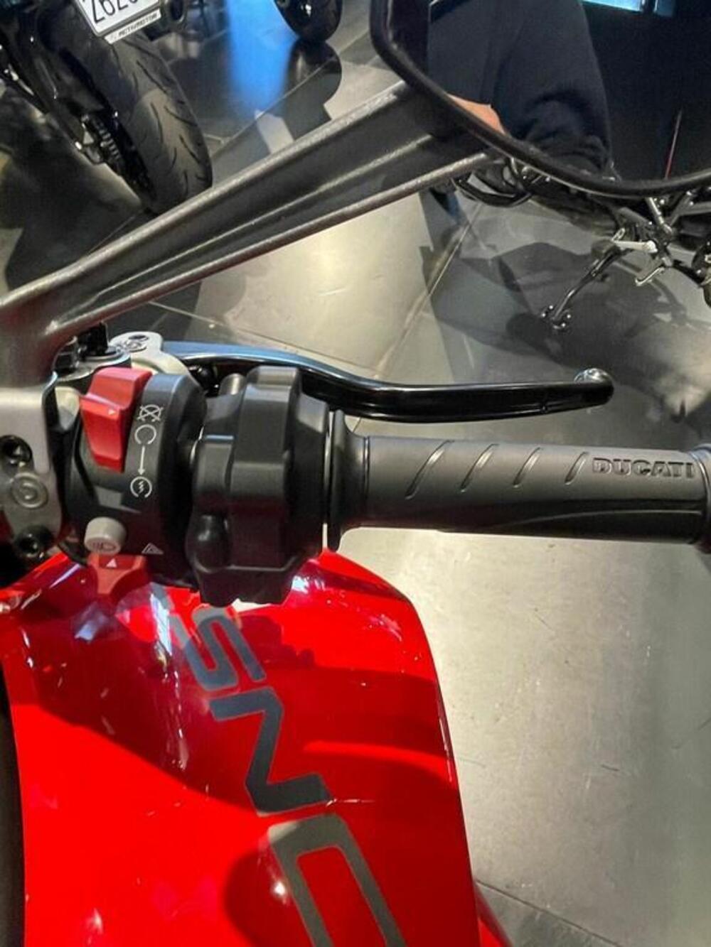 Ducati Monster 937 (2021 - 25) (2)