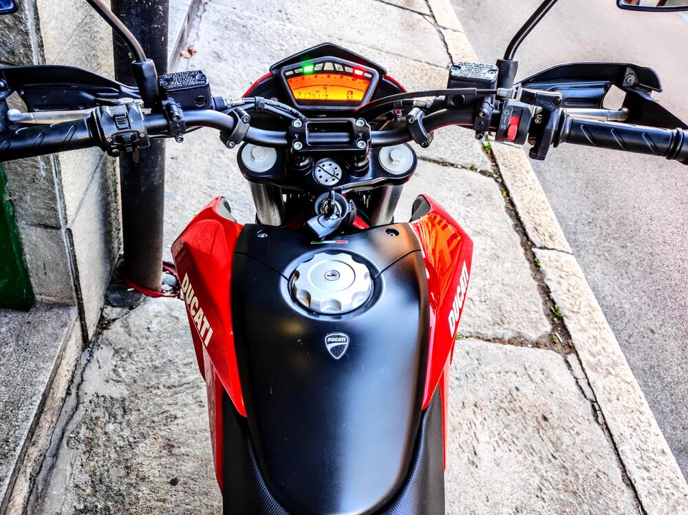 Ducati Hypermotard 796 (2012) (16)