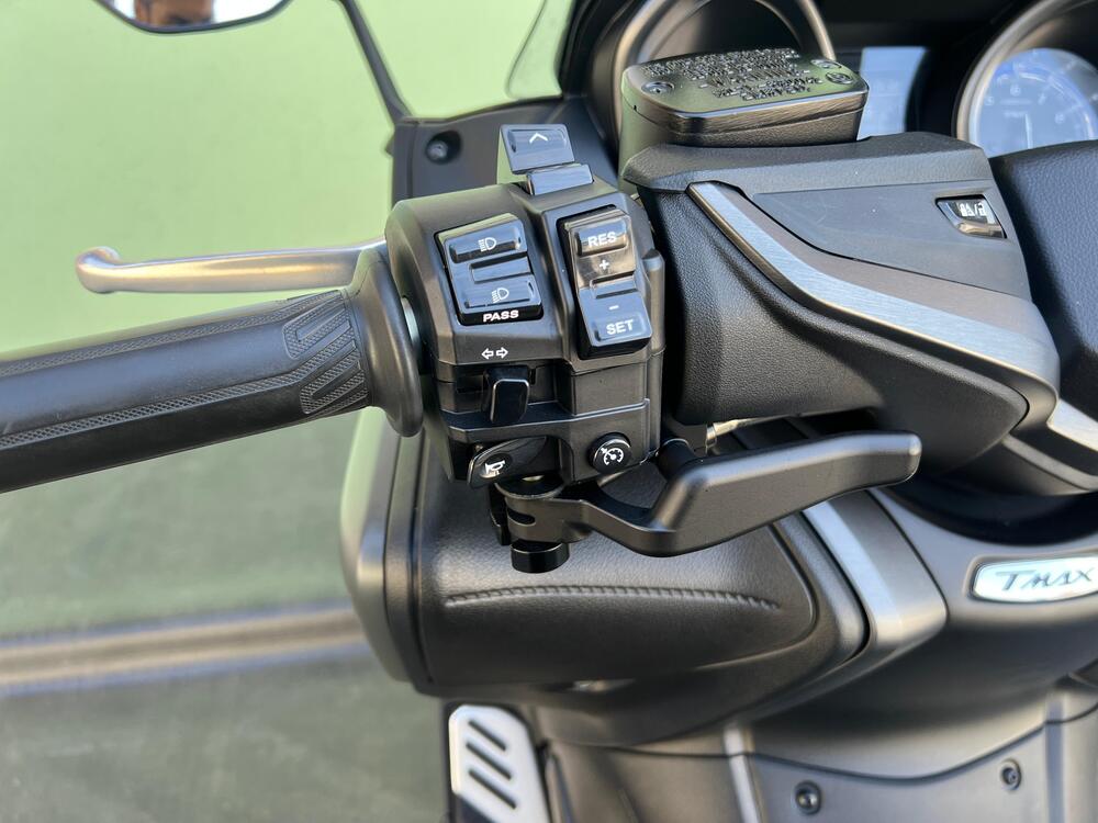 Yamaha T-Max 560 (2020 - 21) (8)