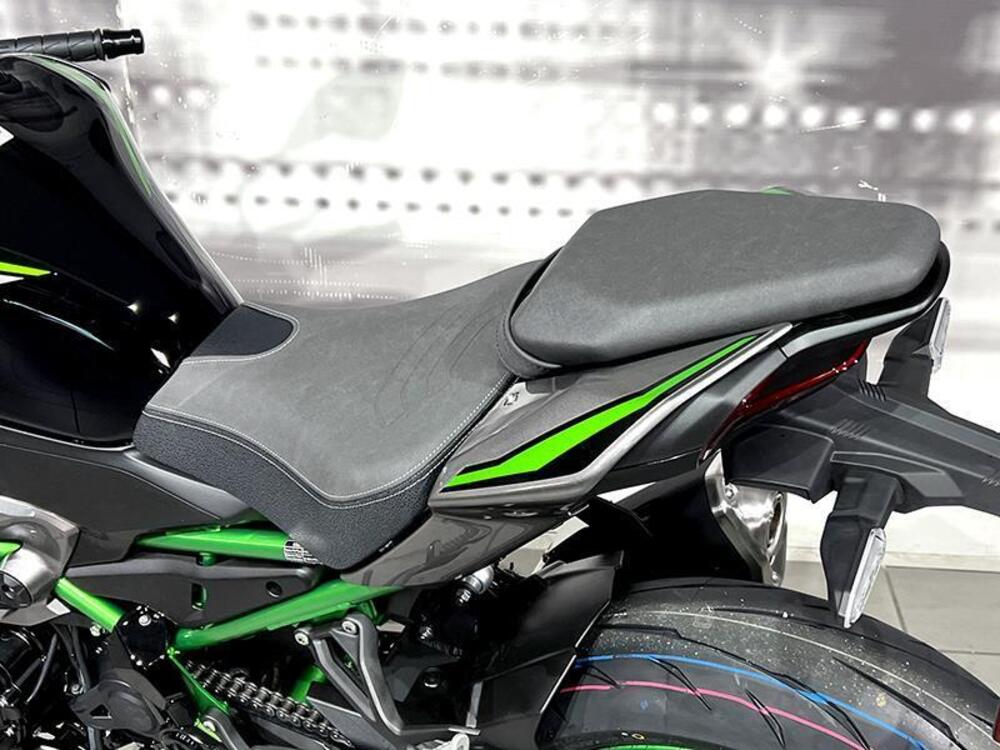 Kawasaki Z 900 SE (2025 - 26) (5)