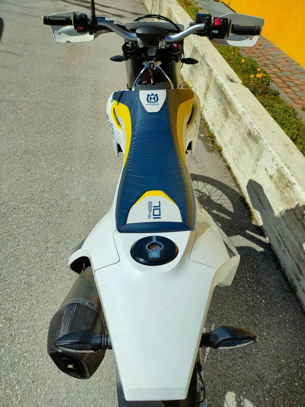 Husqvarna 701 Enduro (2017 - 19) (4)